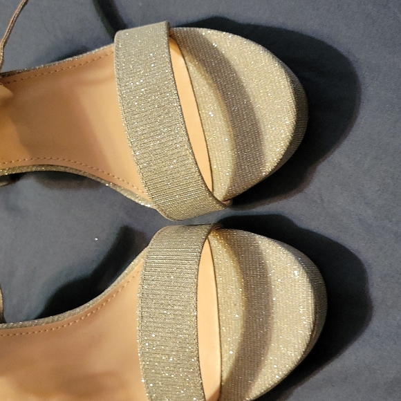 Formal Hig heels. - Picture 4 of 8